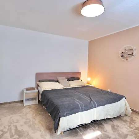 Apartament Shelter & Friends At Trnavske Myto Bratislava